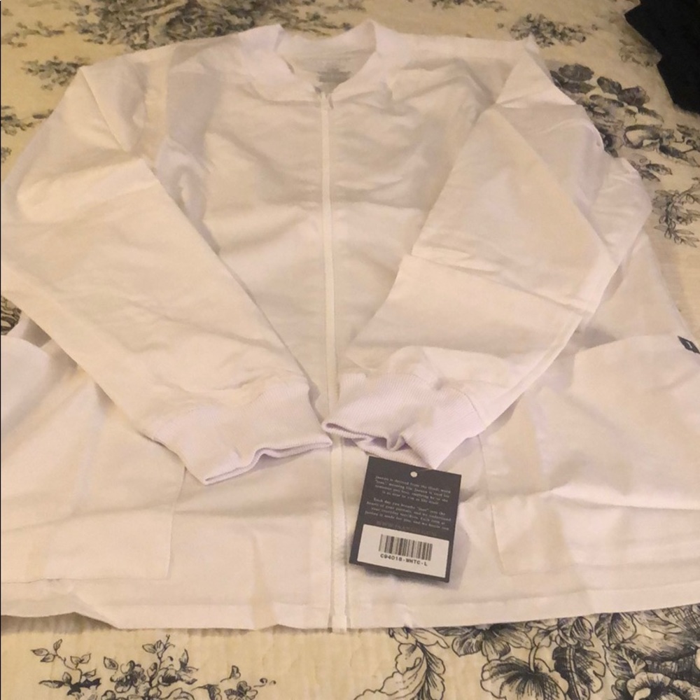 Large NWT Jaanuu Classics Scrub jacket